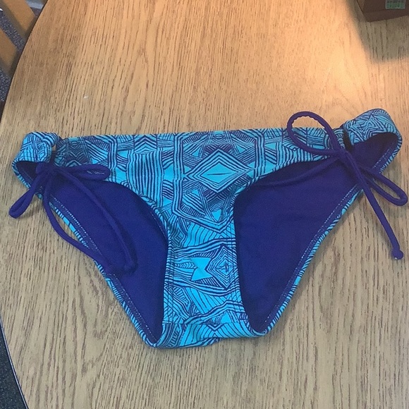 Bikini bottom string geometrical designs blueish turquoise color size S - Picture 1 of 11
